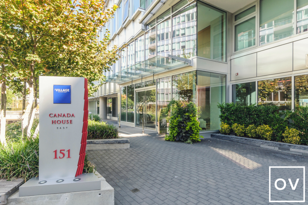 Luxurious, Waterfront – Canada House in the Water - Olympic Village ... - Luxury Condos With Energy-Efficient Water Heaters In Canada